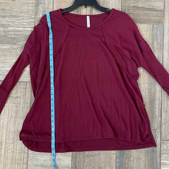 Women’s Forgotten Grace long sleeve top size small - Picture 5 of 6